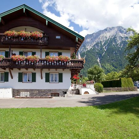 Gaestehaus Sonnenheim Mittenwald Kültér fotó