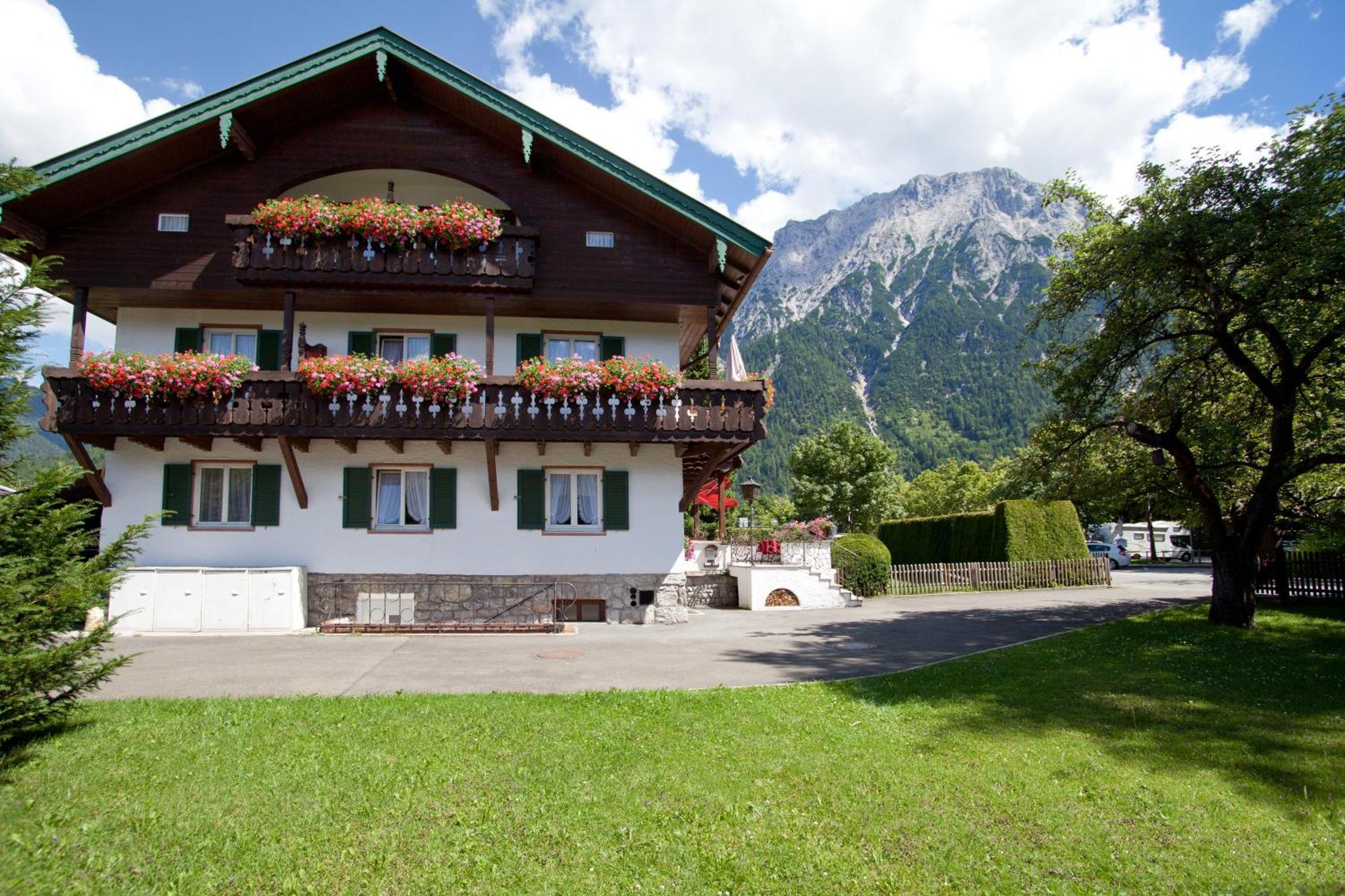 Gaestehaus Sonnenheim Mittenwald Kültér fotó